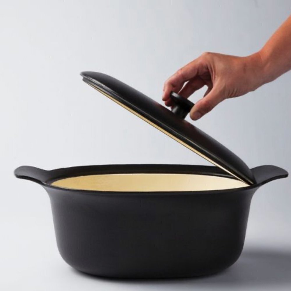 BERGHOFF INTERNATIONAL Black Ron Cast Iron 5.5 Quart Covered Casserole - Picture 4 of 4